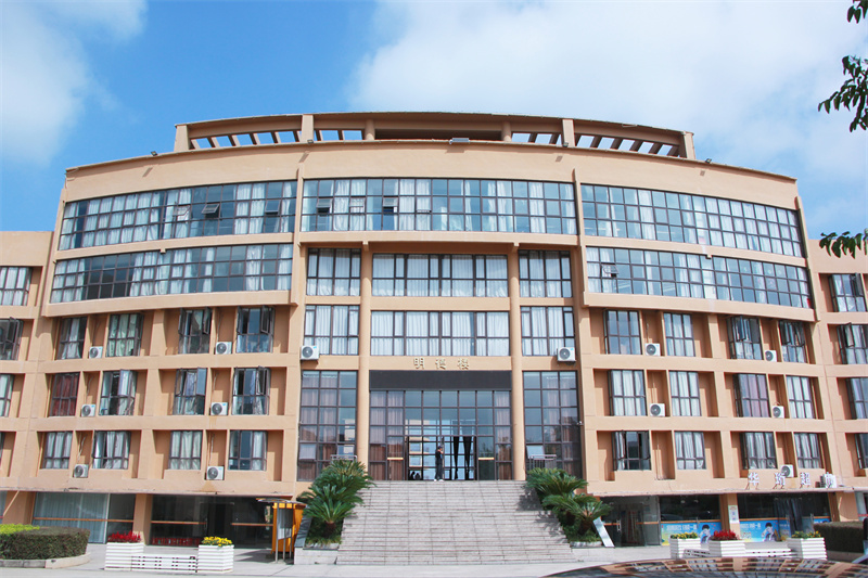 动漫职业学院，梦想启航的摇篮