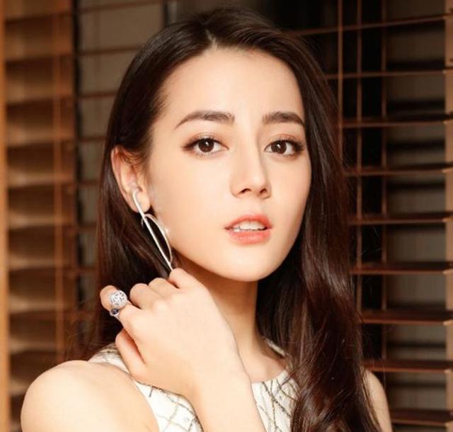 梅姓明星的励志翱翔，自信与成就感的蜕变之路